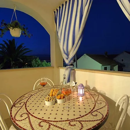 Apartment Sunce - Cozy Base To And Explore Island Brac Free Parking Supetar